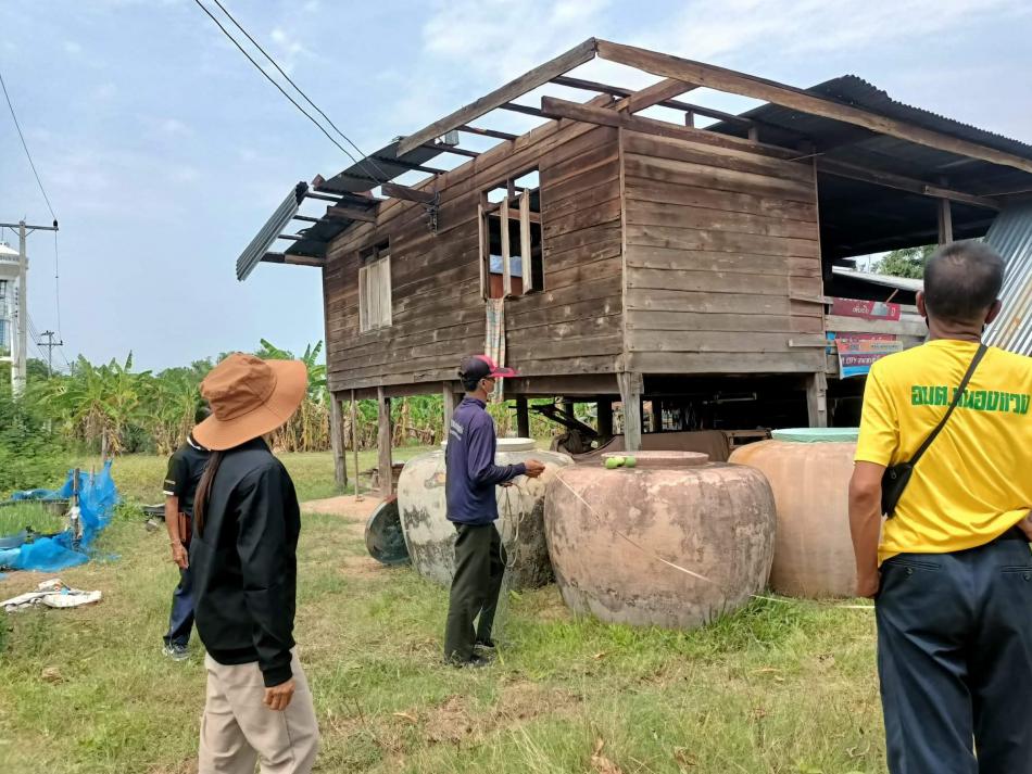 ออกสำรวจบ้านเรือนผู้ประสบเหตุวาตภัยจากพายุฤดูร้อน