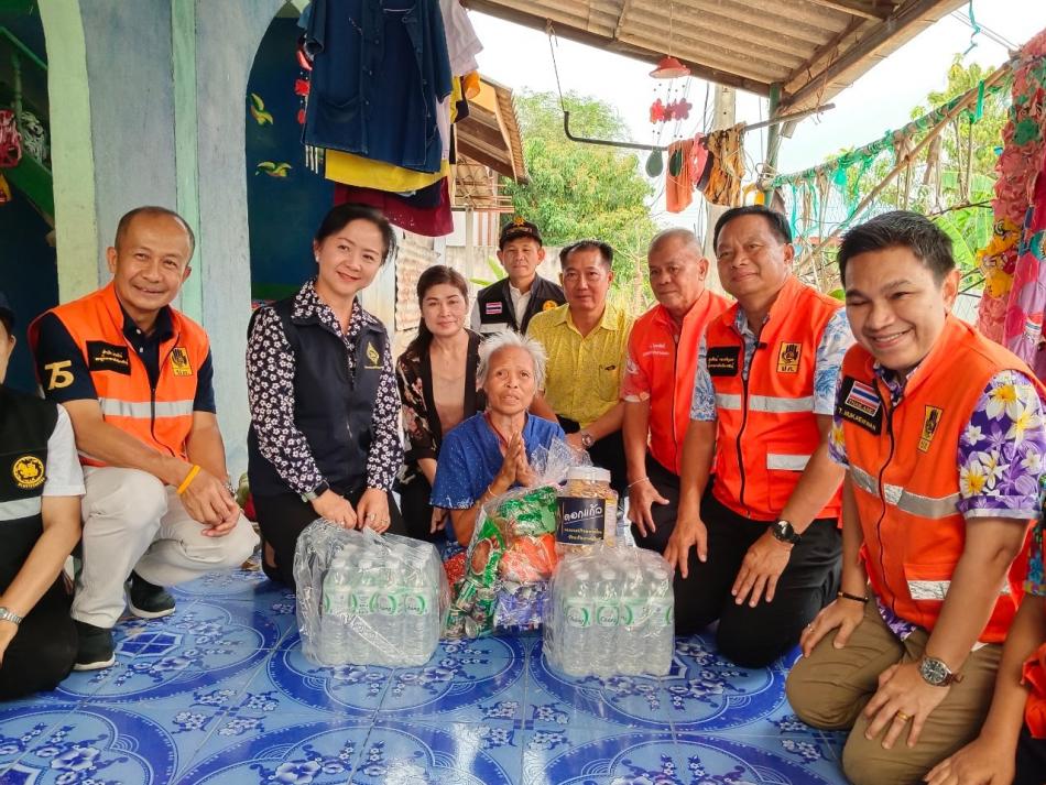 ผู้ว่าฯ ลงพื้นที่เหตุพายุฤดูร้อน