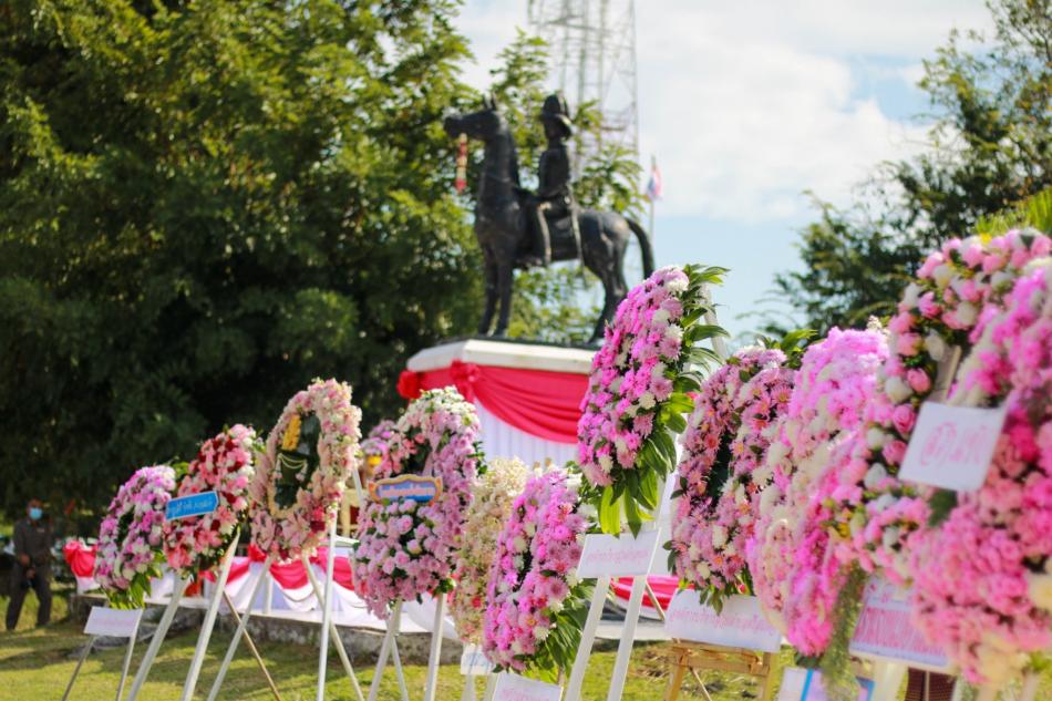 พิธีวางพวงมาลาและถวายบังคม เนื่องในวันคล้ายวันสวรรคตพระบาทสมเด็จพระจุลจอมเกล้าเจ้าอยู่หัว รัชกาลที่ ๕ "วันปิยมหาราช"