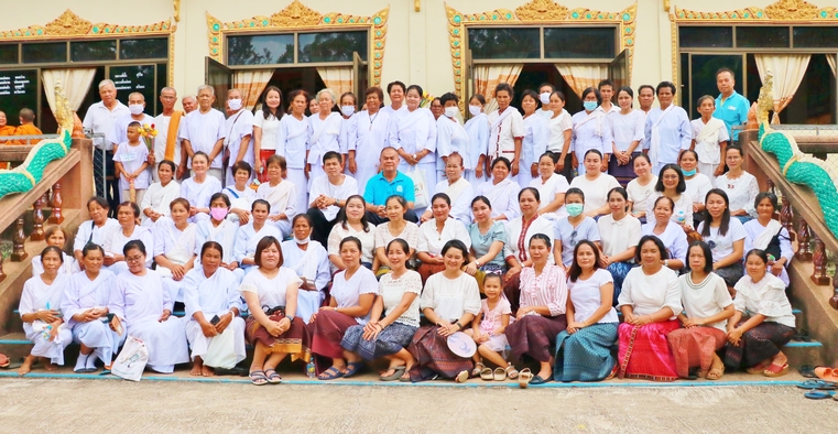 ร่วมสืบสานประเพณีทอดเทียนรวม (โฮม) ถวายเทียนพรรษาและต้นดอกเงิน